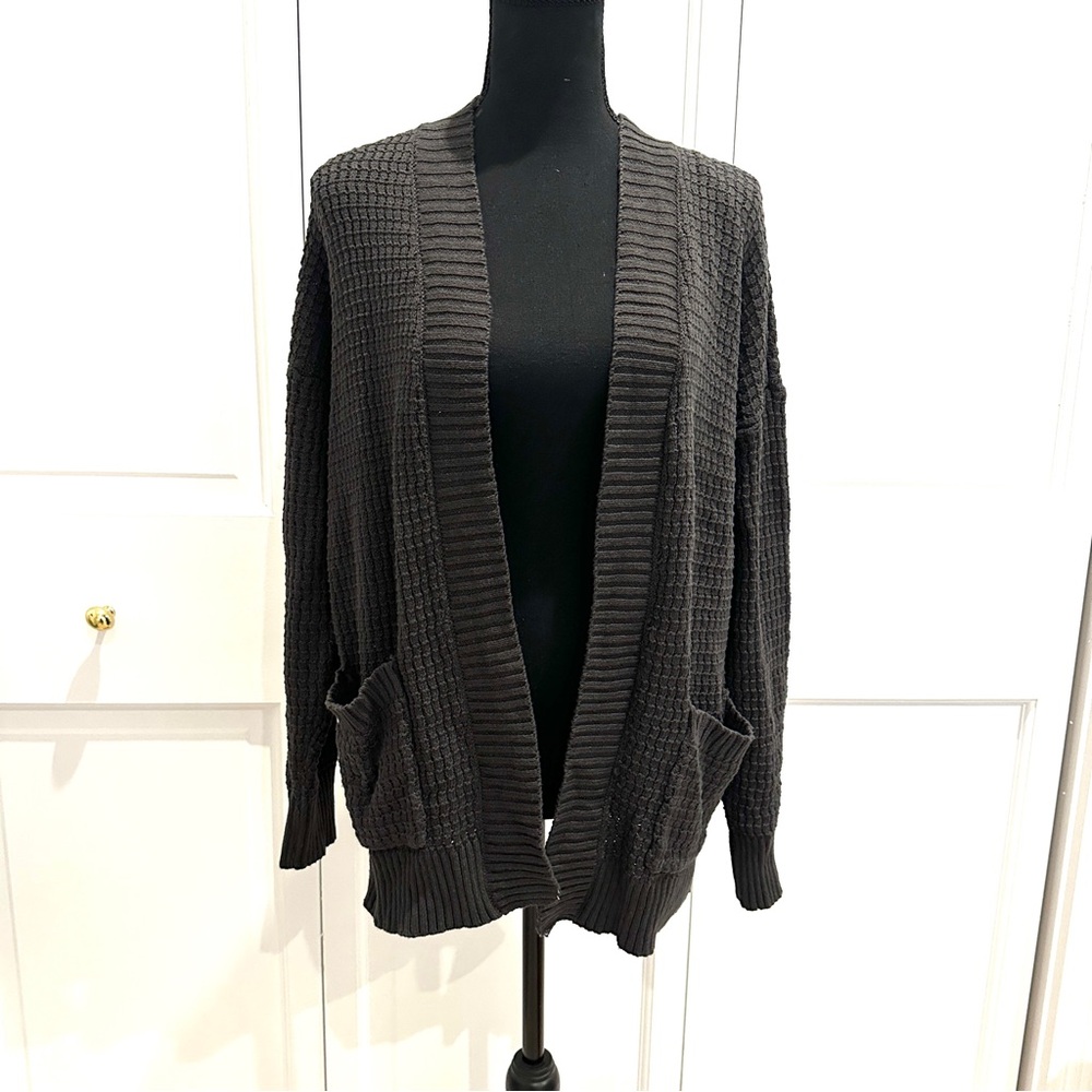 American Eagle NWOT Gray Knit Cardigan
